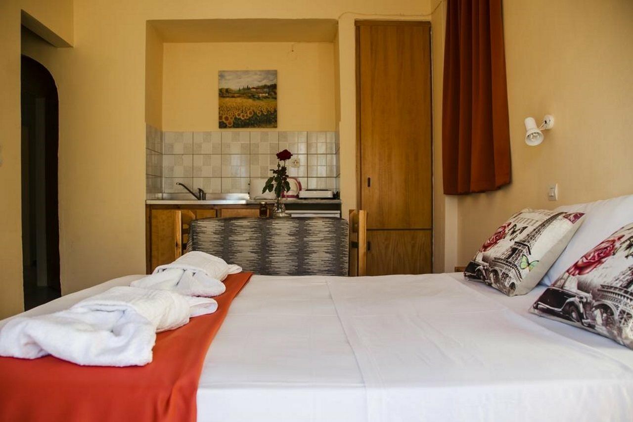 Yiannis The Beekeeper Apartments เคฟาลอส ภายนอก รูปภาพ